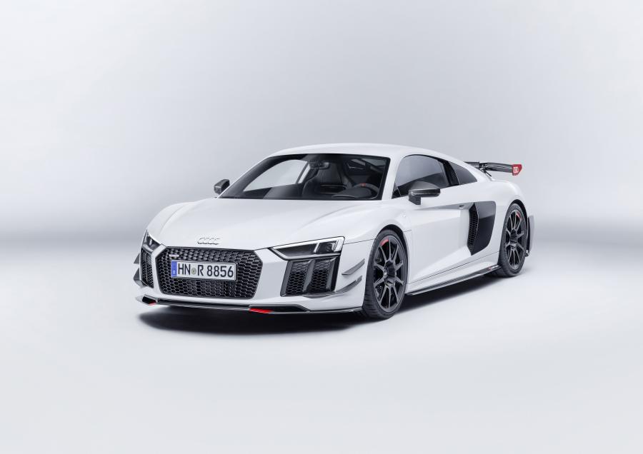 Audi R8 V10 Performance Parts 2017 года  (WW) (фото 2 из 14)